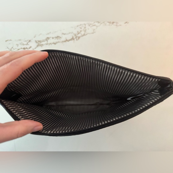 Nine West Oversized Clutch - Picture 3 of 4